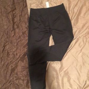 Woman’s Fabletics leggings